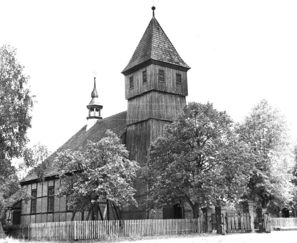 Kościół w Kasparusie z 1927 r., powiat Starogard Gdański.